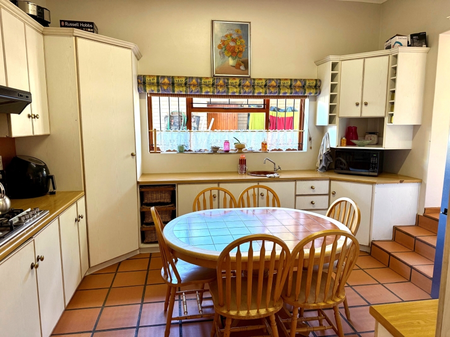 4 Bedroom Property for Sale in Die Wingerd Western Cape
